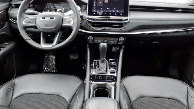 2024 Jeep Compass Altitude