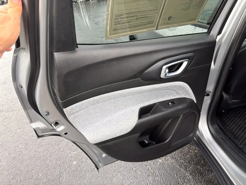 2023 Jeep Compass - $20,979