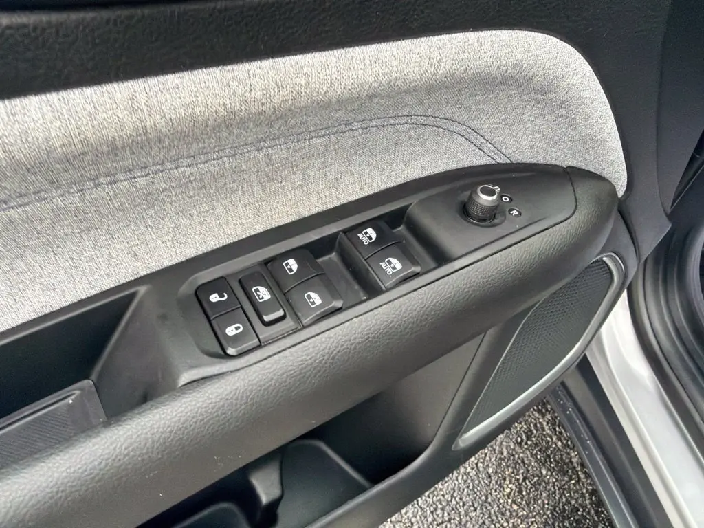 2023 Jeep Compass - $20,979