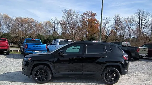 2026 Jeep Compass Latitude Altitude