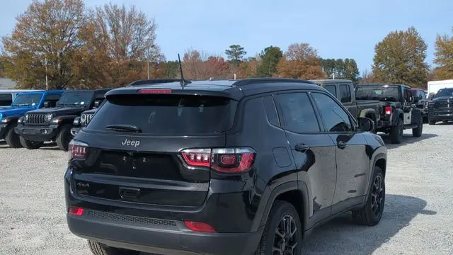 2026 Jeep Compass Latitude Altitude