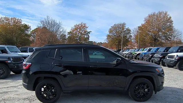 2026 Jeep Compass Latitude Altitude
