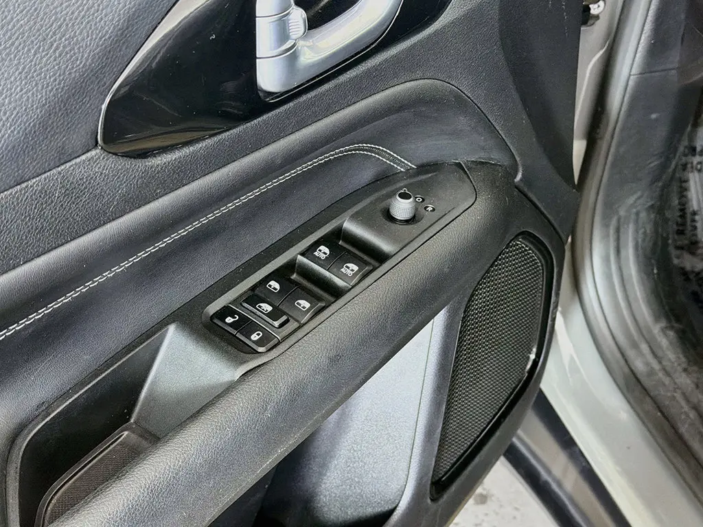 2023 Jeep Compass - $20,199
