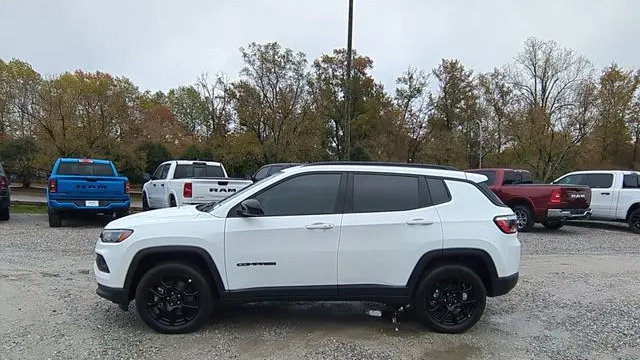 2026 Jeep Compass Latitude Altitude