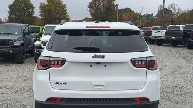 2026 Jeep Compass Latitude Altitude