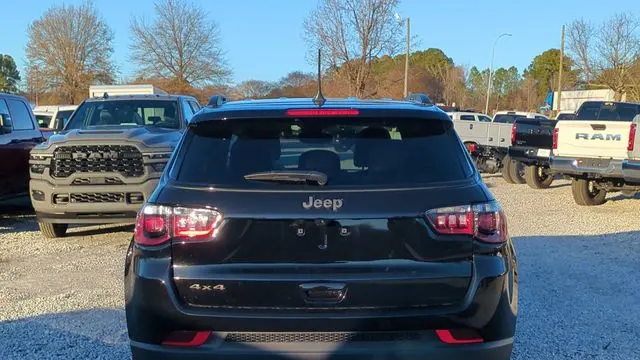 2026 Jeep Compass Latitude Altitude