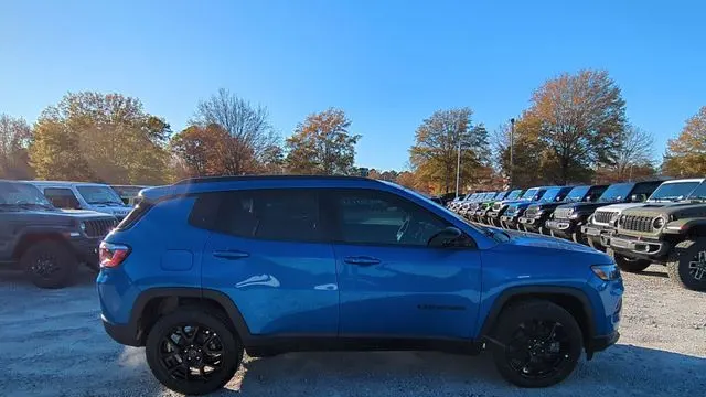 2026 Jeep Compass Latitude Altitude