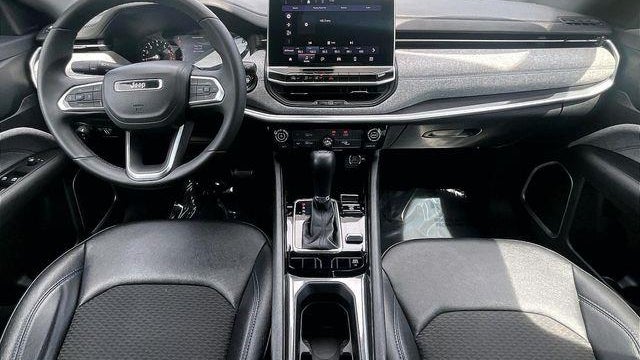 2024 Jeep Compass Altitude