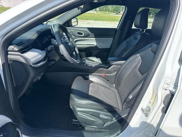 2025 Jeep Compass - $23,300