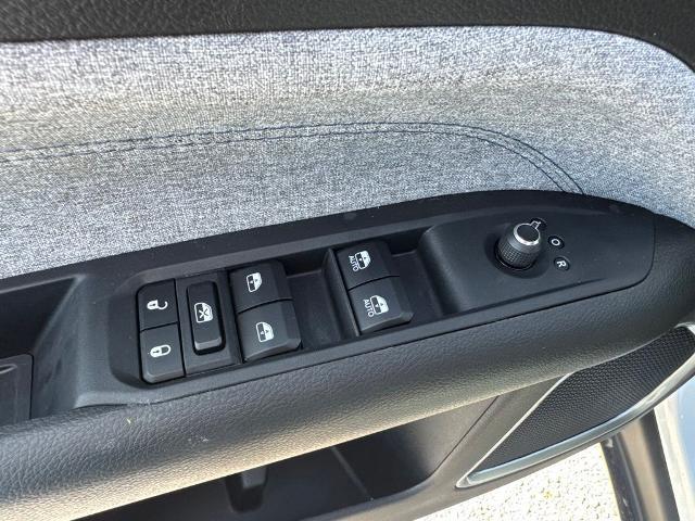 2025 Jeep Compass - $23,300