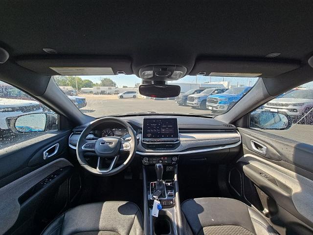 2024 Jeep Compass Latitude — photo 1 of 12