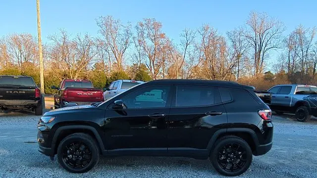 2026 Jeep Compass Latitude Altitude