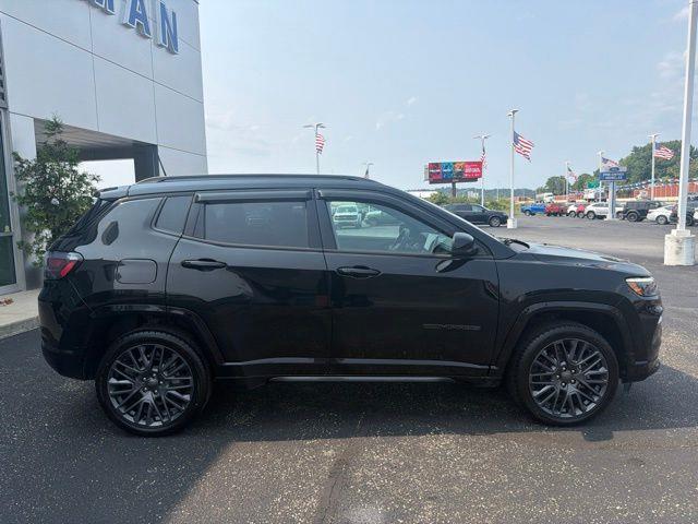 2022 Jeep Compass Limited — photo 1 of 12
