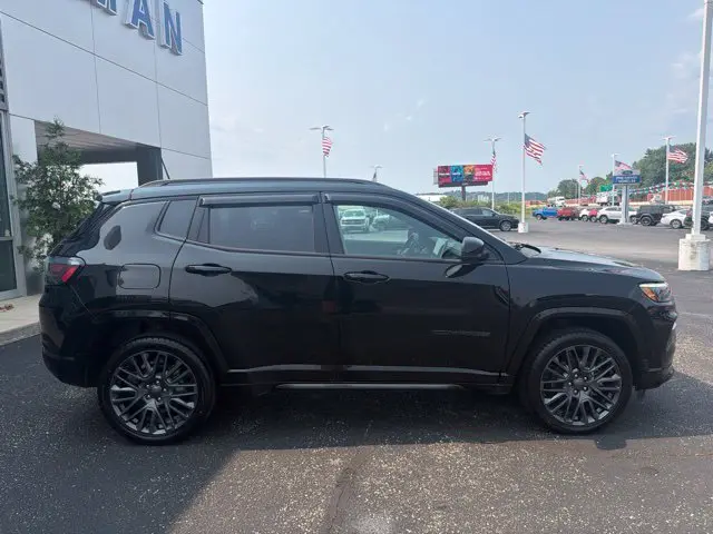 2022 Jeep Compass - $24,932