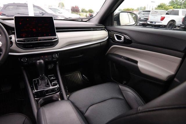 2025 Jeep Compass - $22,520
