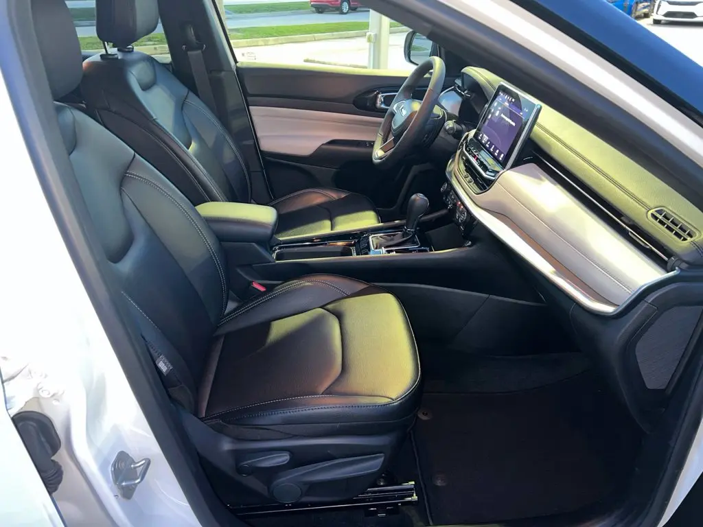 2026 Jeep Compass - $25,260