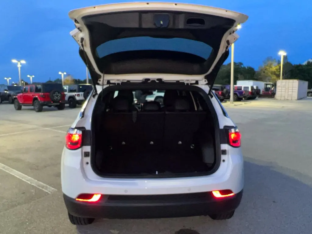 2026 Jeep Compass - $25,260