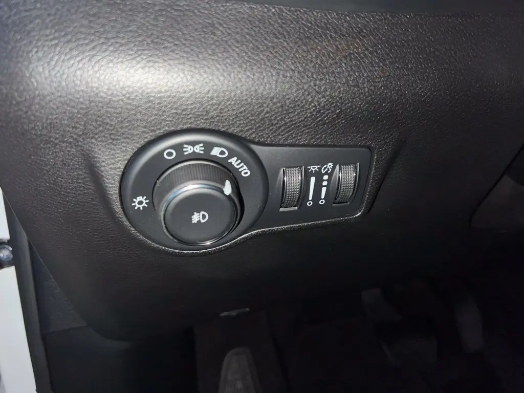 2026 Jeep Compass - $25,260
