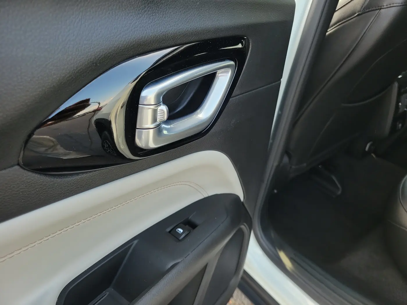 2025 Jeep Compass - $24,583