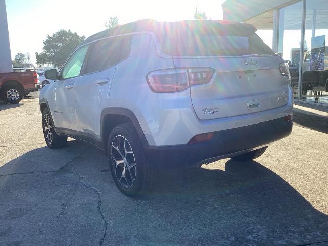 2024 Jeep Compass - $21,990