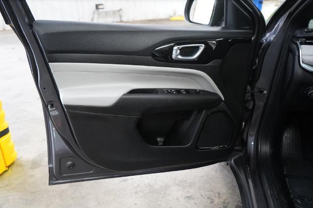 2024 Jeep Compass - $16,995