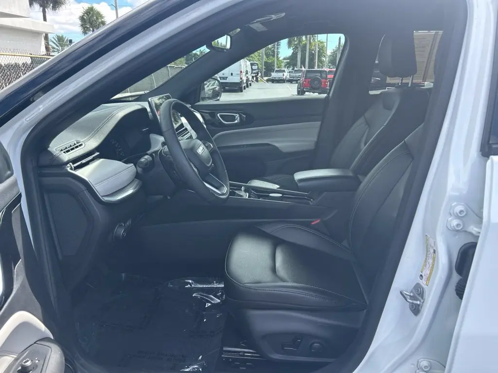 2025 Jeep Compass - $16,953