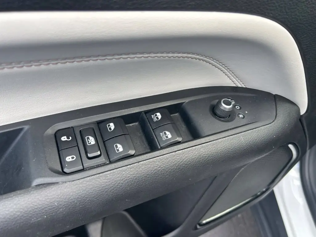 2025 Jeep Compass - $16,953