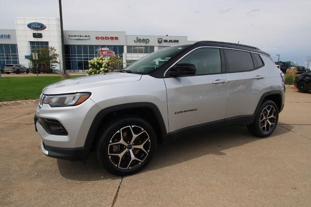 2025 Jeep Compass - $23,333