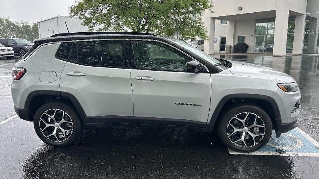 2024 Jeep Compass (Red) Edition