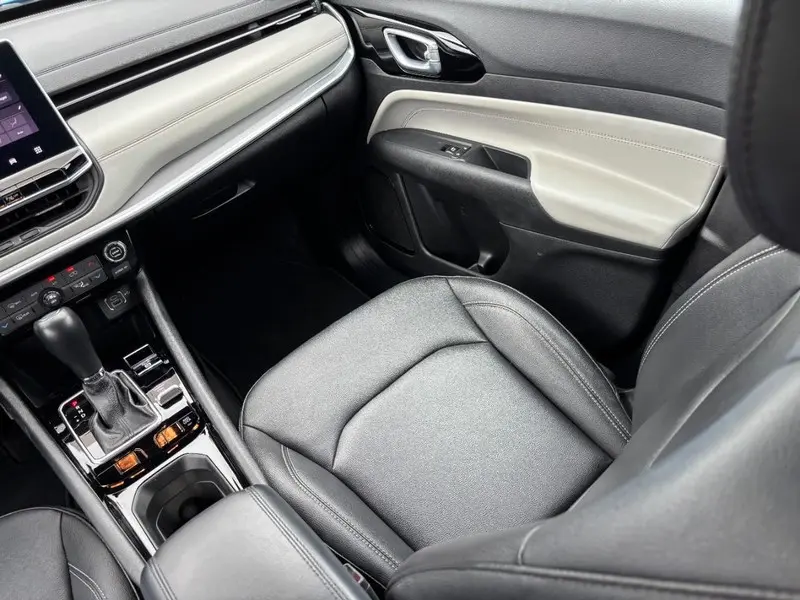2025 Jeep Compass - $25,995