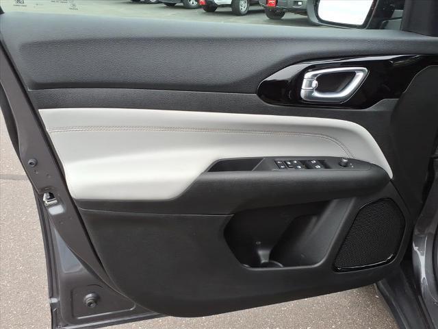 2024 Jeep Compass - $27,300