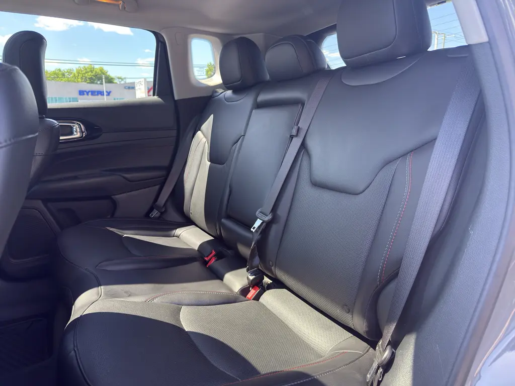 2022 Jeep Compass - $24,750