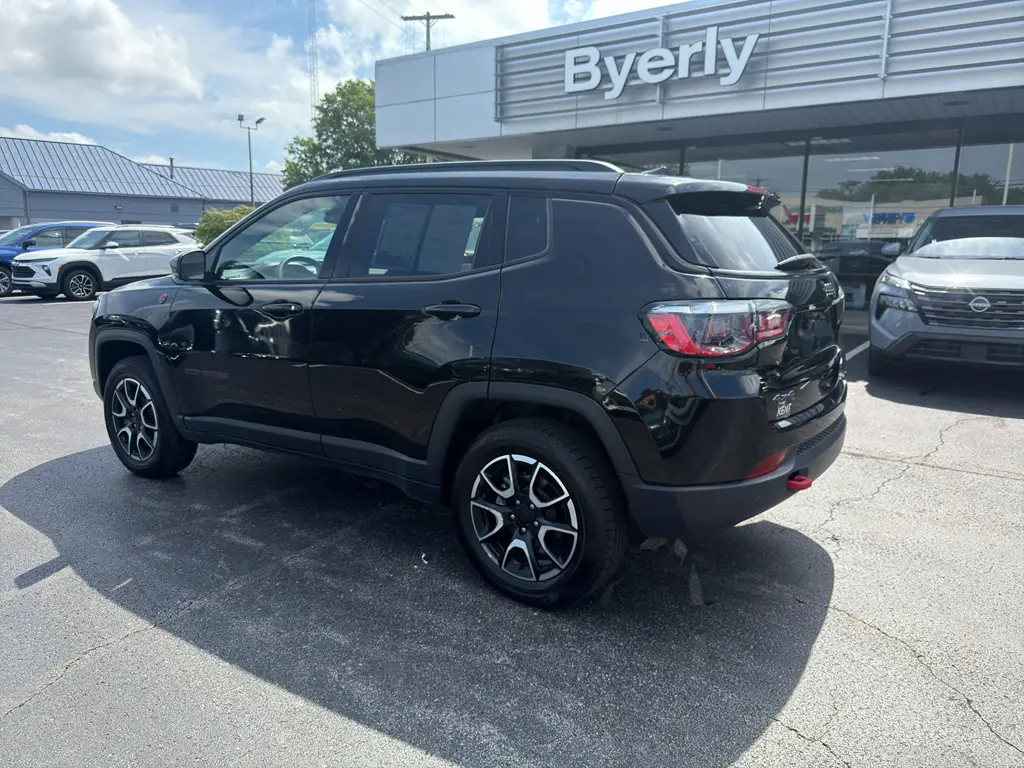 2024 Jeep Compass - $22,995