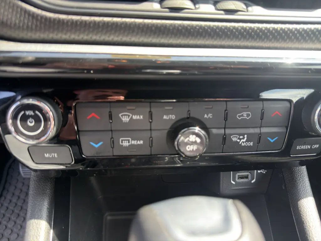 2024 Jeep Compass - $22,995
