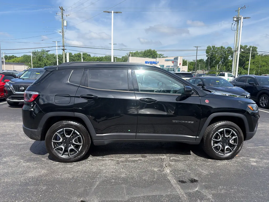 2024 Jeep Compass - $21,995