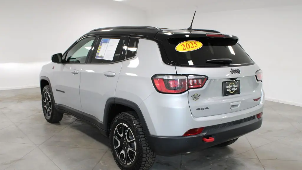 2025 Jeep Compass Trailhawk