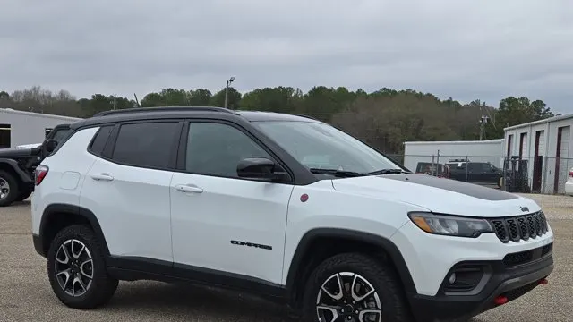 2025 Jeep Compass Trailhawk