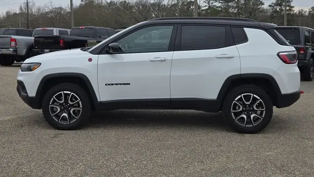 2025 Jeep Compass Trailhawk