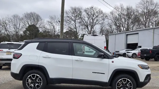 2025 Jeep Compass Trailhawk