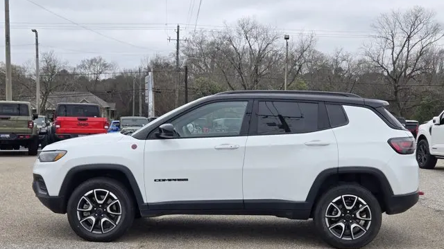 2025 Jeep Compass Trailhawk