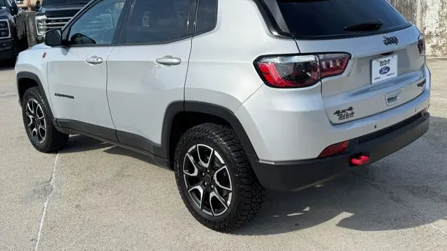 2025 Jeep Compass Trailhawk