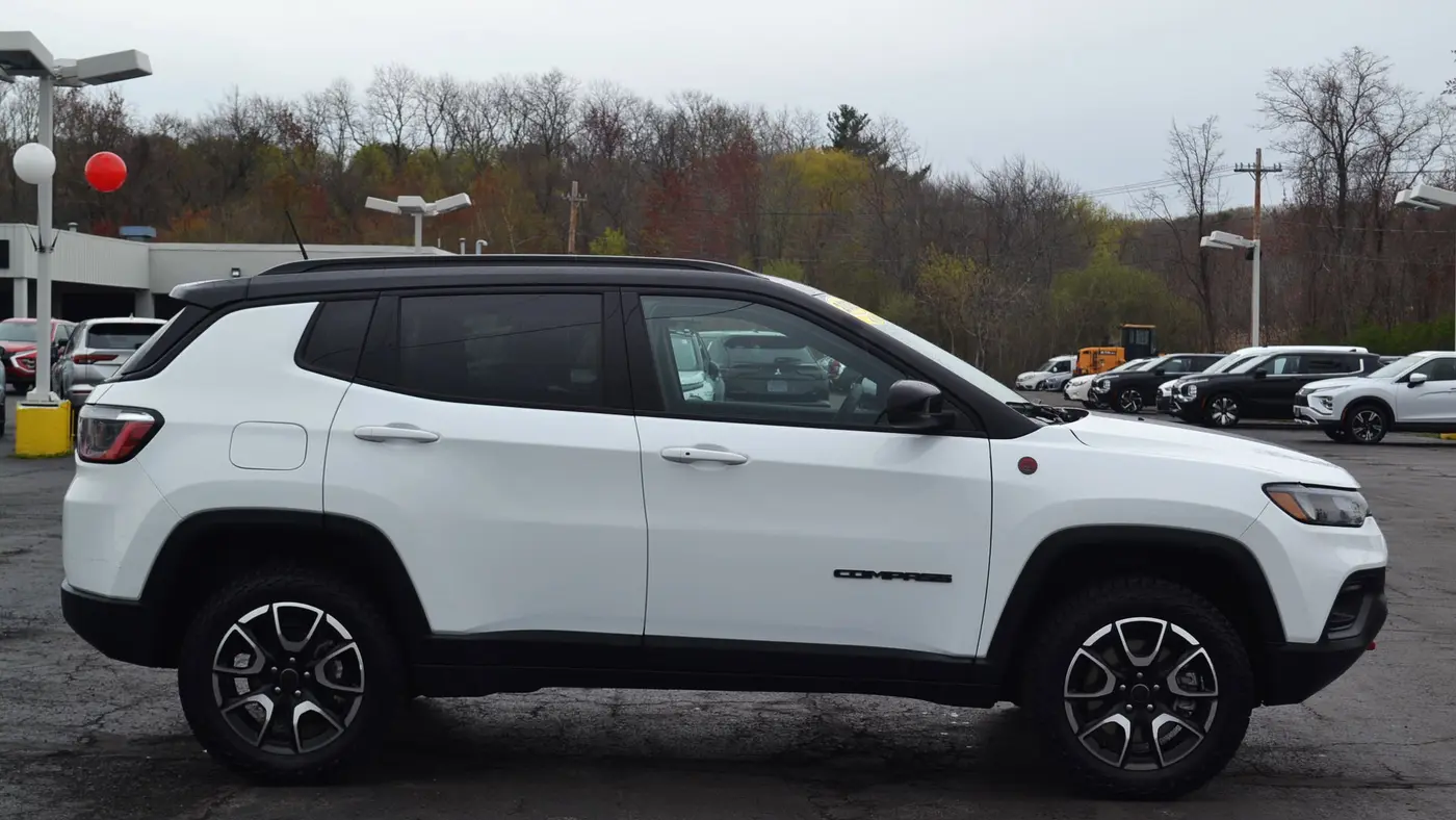 2025 Jeep Compass Trailhawk