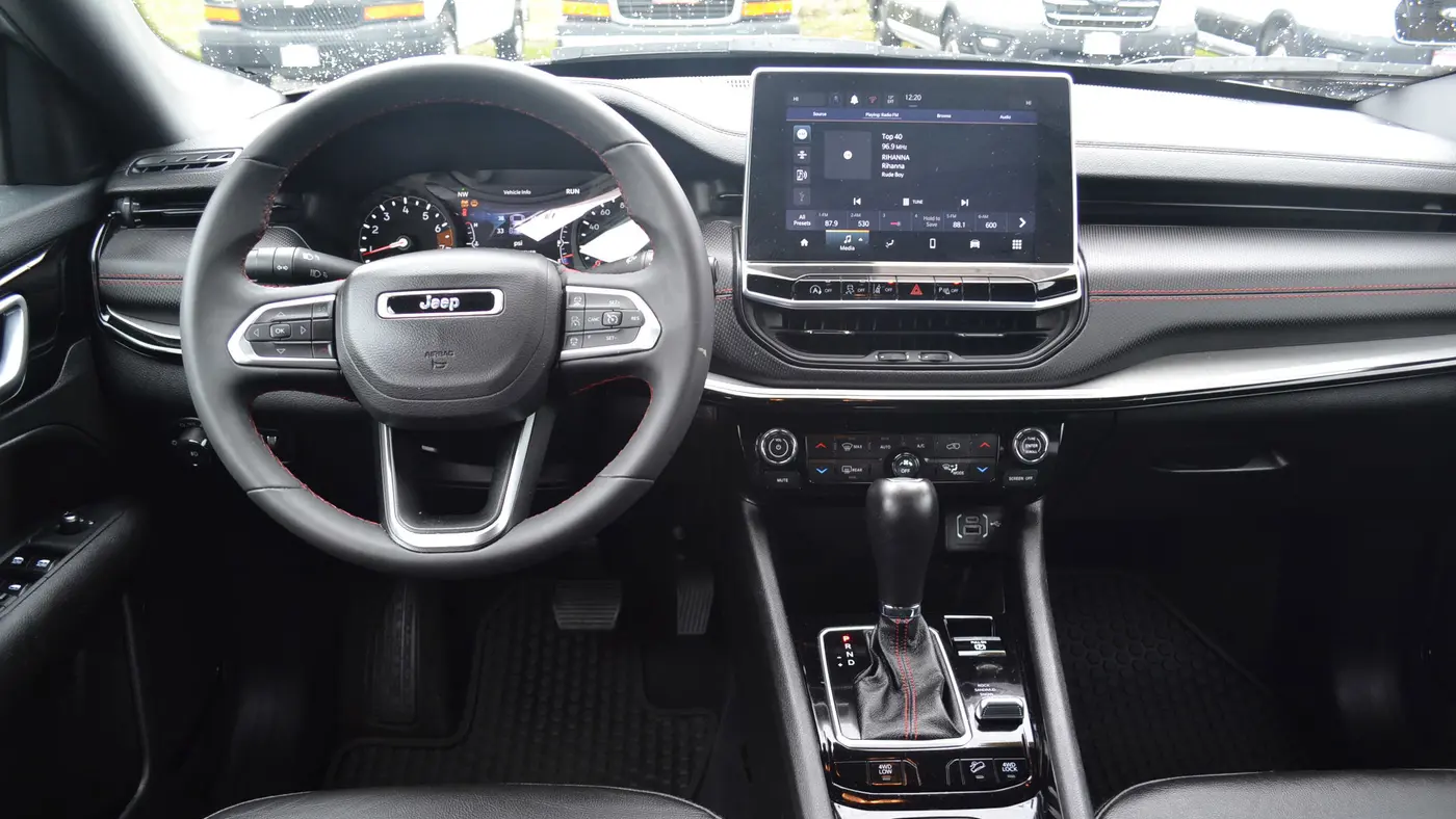 2025 Jeep Compass Trailhawk