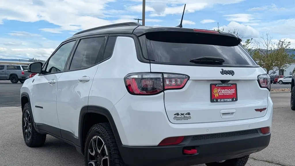 2025 Jeep Compass Trailhawk