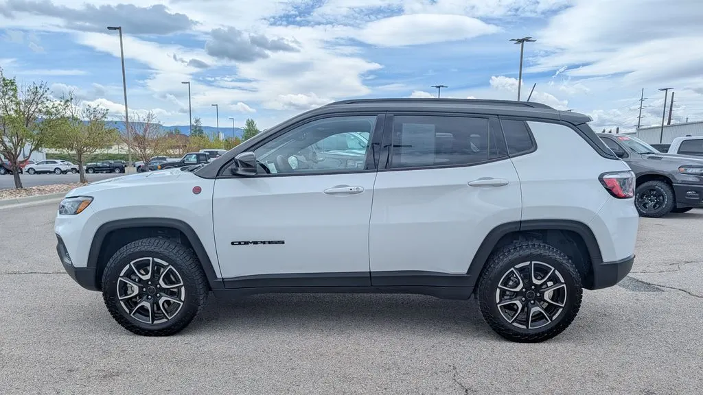 2025 Jeep Compass Trailhawk