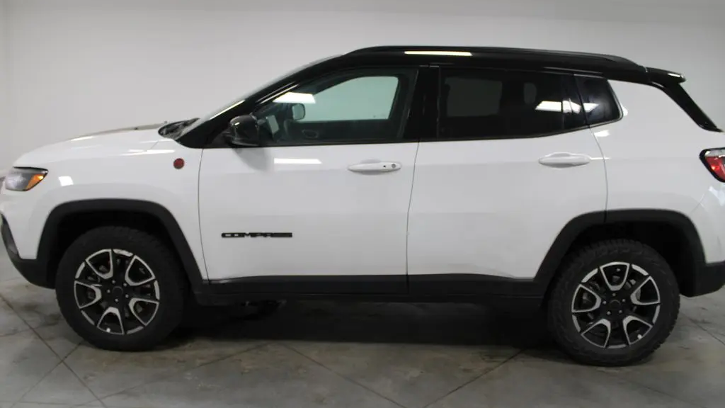 2025 Jeep Compass Trailhawk