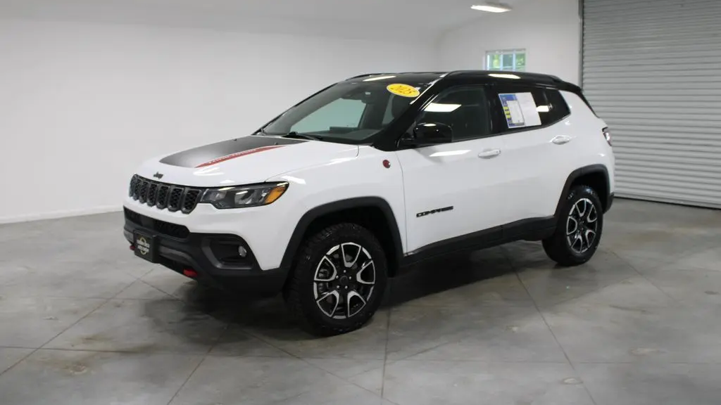 2025 Jeep Compass Trailhawk
