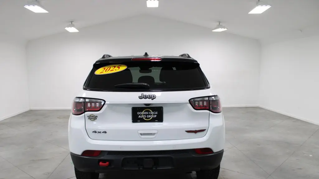 2025 Jeep Compass Trailhawk