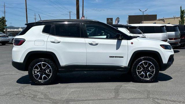 2025 Jeep Compass Trailhawk