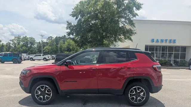 2025 Jeep Compass Trailhawk
